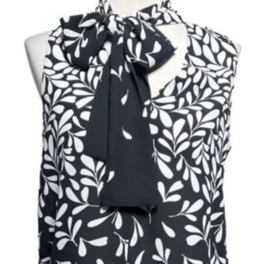 Ann Taylor sleeveless Blouse large Black and white leaves EUC GG